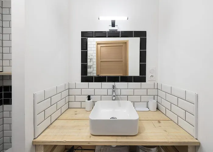 L'atelier Haute Couture Λε Μανς